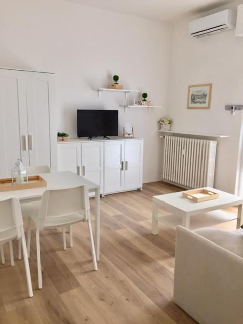 Casa Teo Pavia Citta Apartment Luaran gambar
